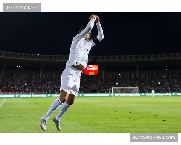 C罗单赛季进球再创辉煌，逼近历史第二高纪录