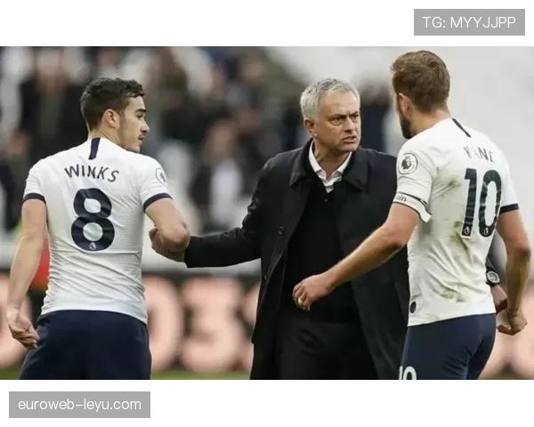 穆里尼奥重返英超执掌热刺，战术革新引期待表现抢眼